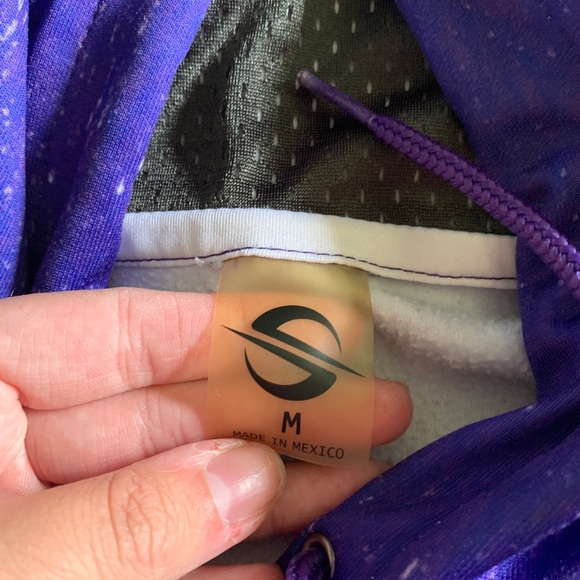 Sweatshirt. - Picture 2 of 2